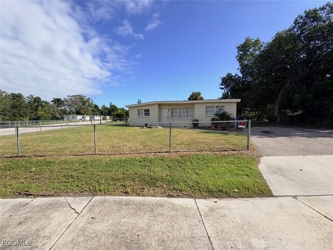 Photo - 1341 Gardenia Ave