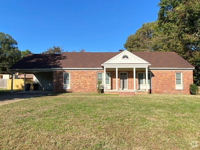 Building Photo - Large 3 bedroom 2 bath home in Whitehaven ...