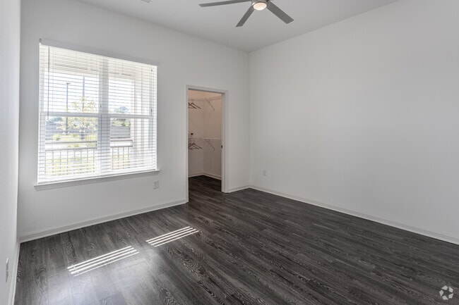 2BR, 2BA - 1243SF