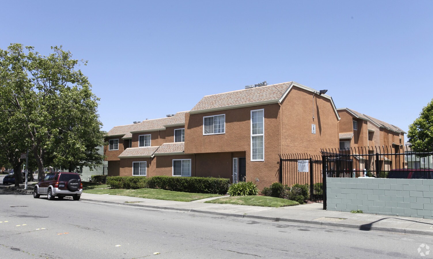 Photo - Barrett Terrace Apartments