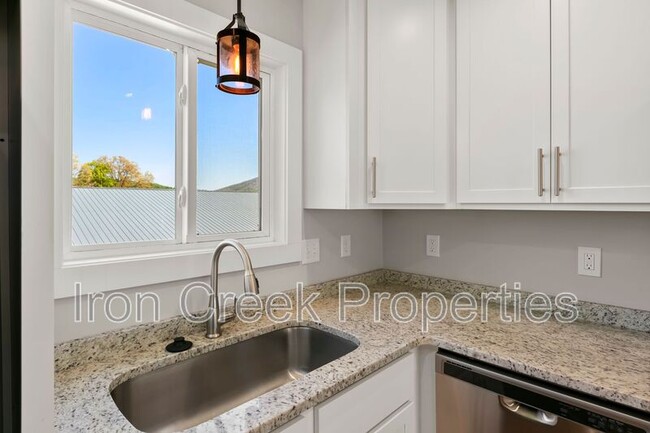 Photo - 55 W Cascade St