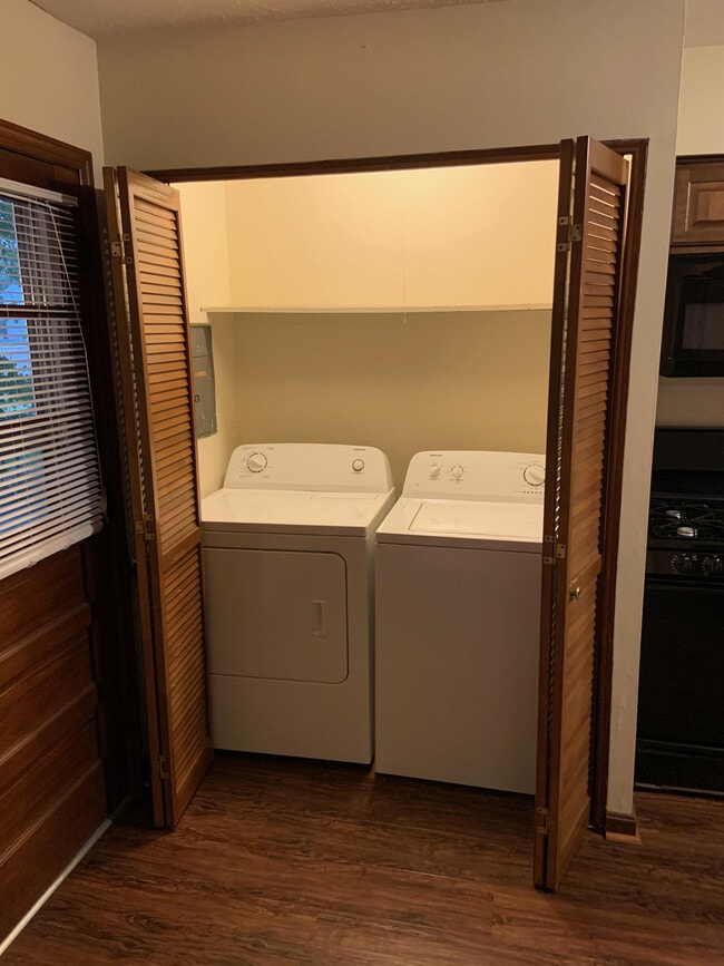 Photo - 1730-1732 Tamarack Rd