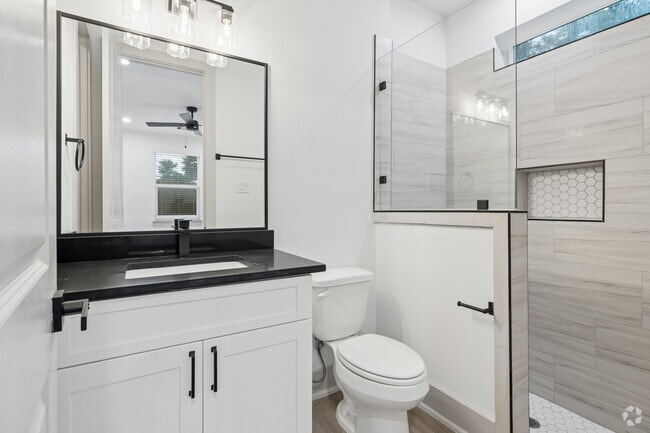 3BR, 3.5BA - 1,716SF - Bathroom