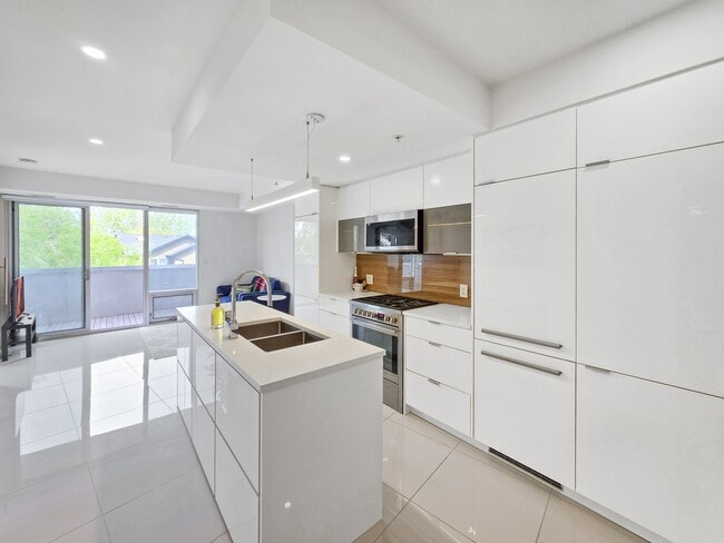 Photo - 1020-1029 9 Ave SE Unit 312
