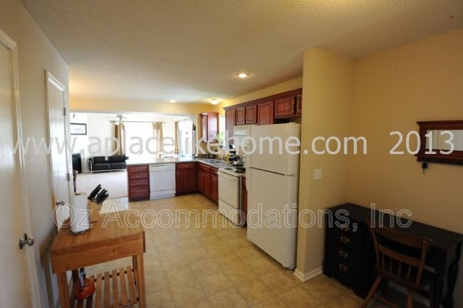 Photo - 2216 SW Rambling Vine Rd