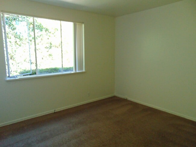 Photo - 281 Donna Way