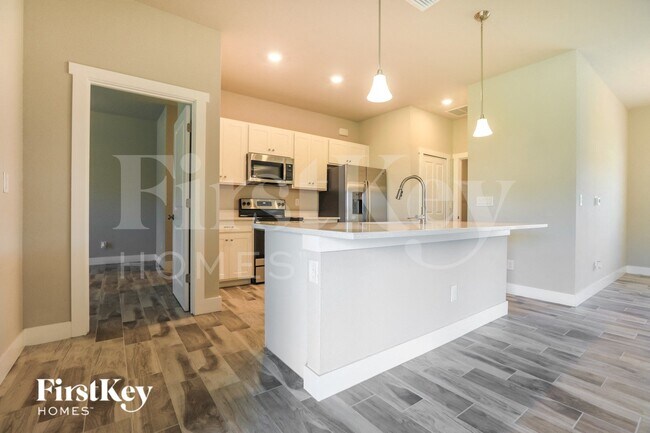 Photo - 5139 Cromey Rd