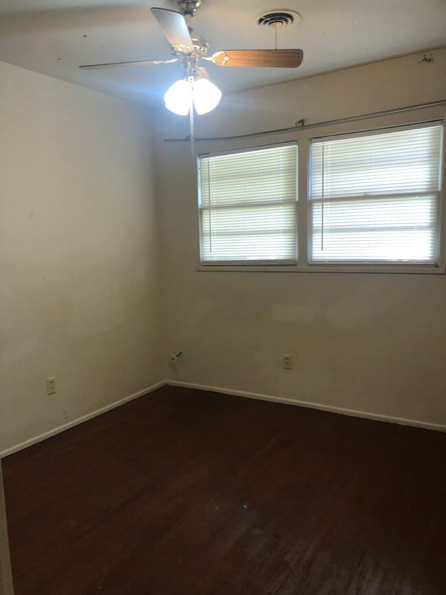 Photo - 3 Bedrooms, 1 Bath, 1 Car Garage Near Caprock High School!