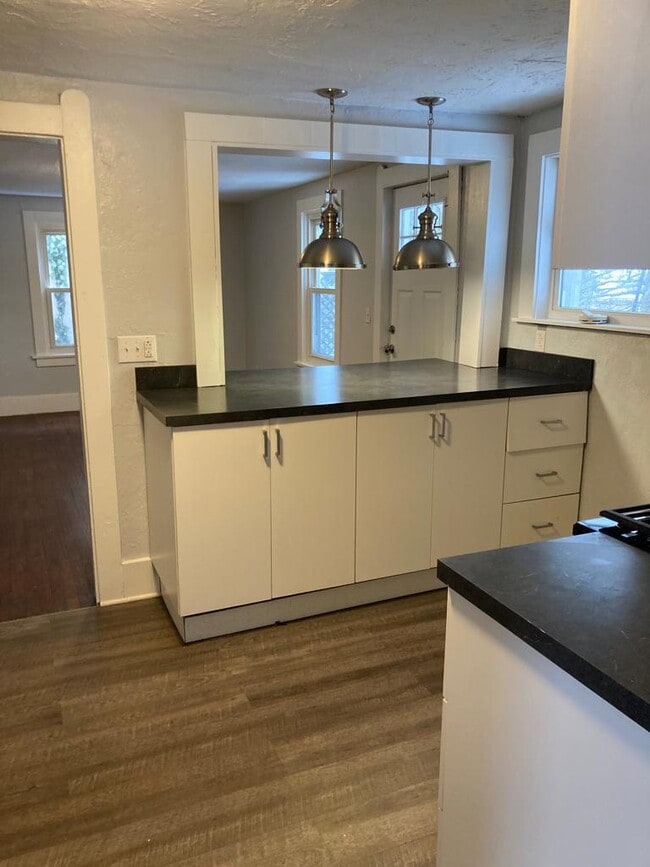 Photo - 2313 Vodeli St