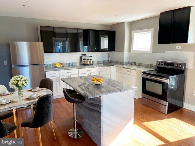 Photo - 190 W Lehigh Ave Unidad 2ND FL