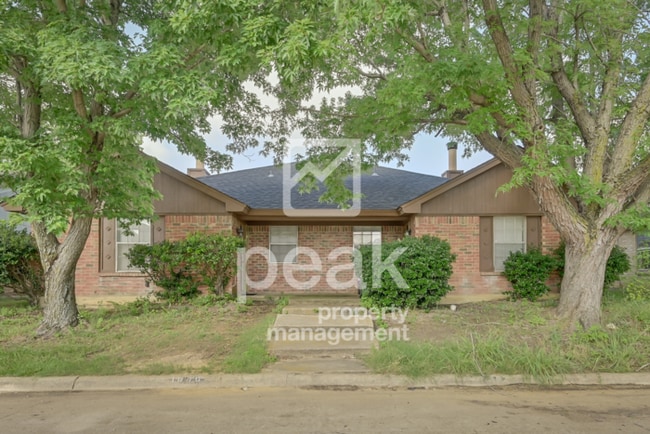 Building Photo - $1,625! 2Bed/2Bath duplex in Arlington! Pr... Rental