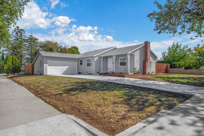 Adorable Renovated 3 Bedroom 2 Bath Single... - Adorable Renovated 3 Bedroom 2 Bath Single... House