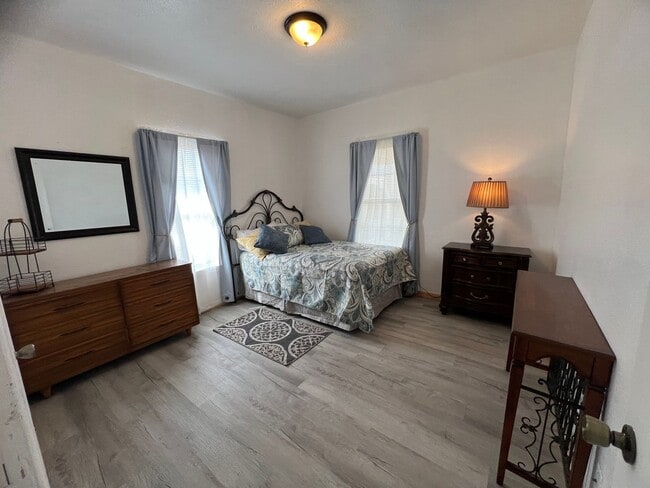 Photo - 1221 Delaware St