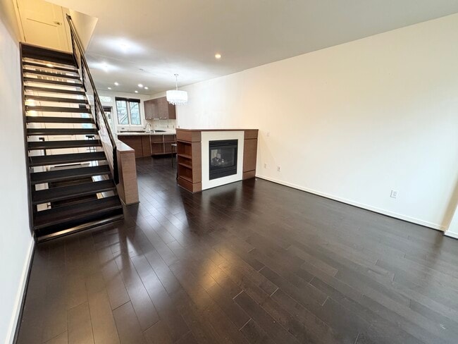 Photo - 1200 Bellevue Way NE