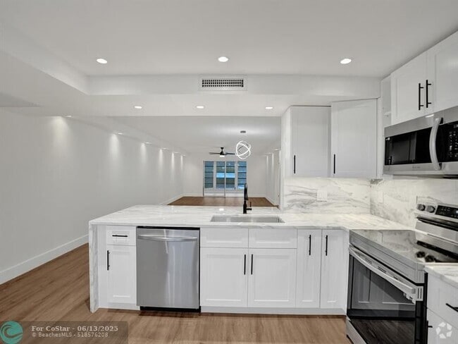 Building Photo - 3305 Aruba Way Unit O4 Rental