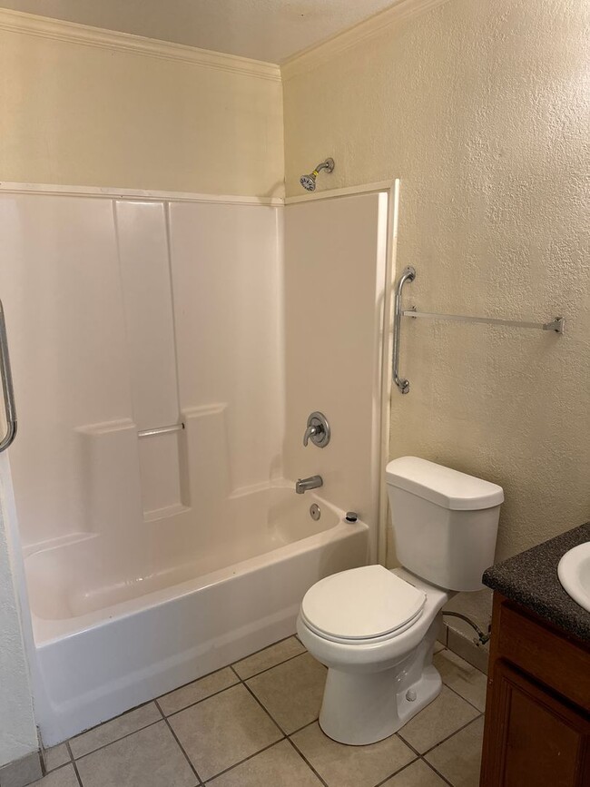 Photo - 100 Kittrell St Unit Apt C