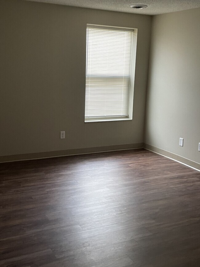 Photo - 5937 Eisenhower Ct Unit 5937 A