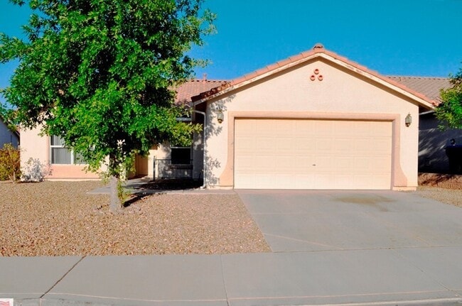 Building Photo - Single Story Three Bedroom Home in the Heart of Henderson