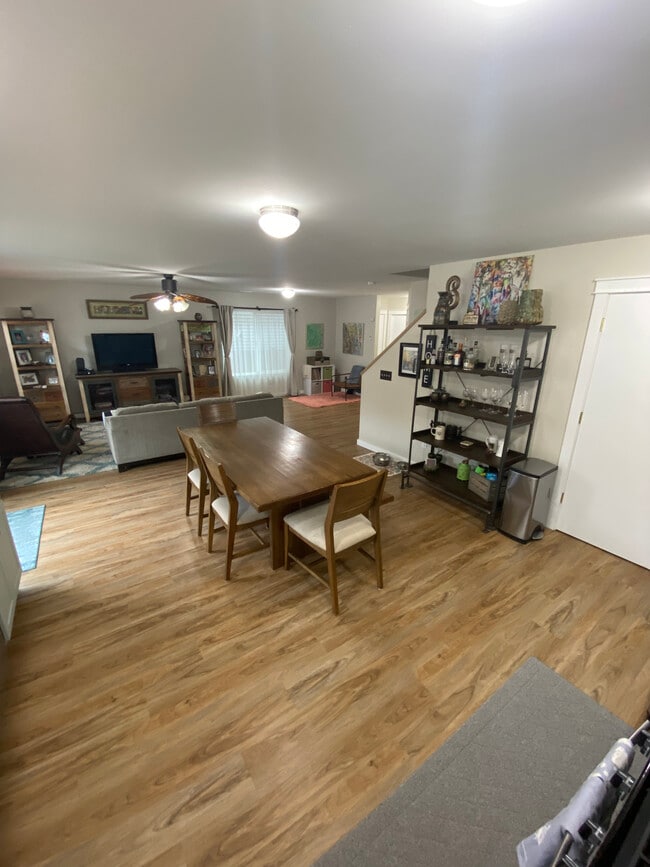 Photo - 450 NW Nesvik Way