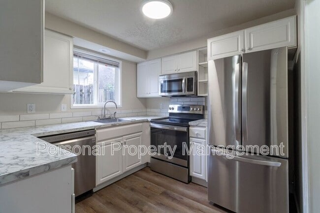 Photo - 1327 Z St Townhome