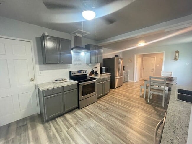 Photo - 322 Beverly Dr