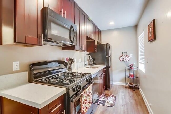 Photo - 4065 - 4071 Chamoune Avenue