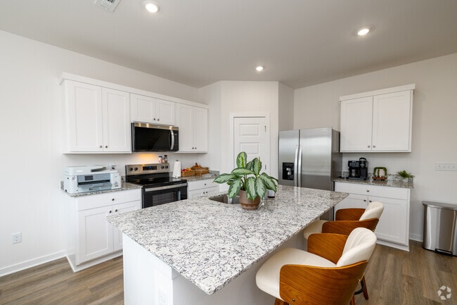 3BR, 2.5BA - 1,528SF - Kitchen - Flyway Meadows