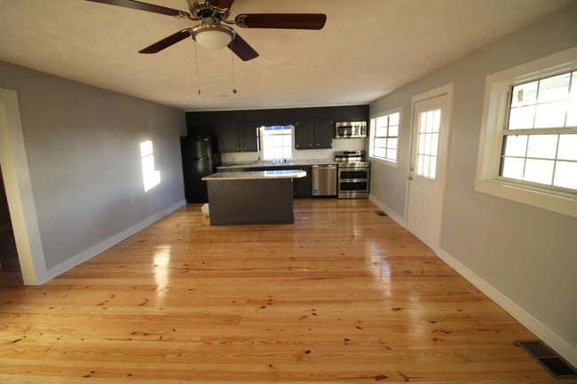 Photo - 1088 S Fourth St