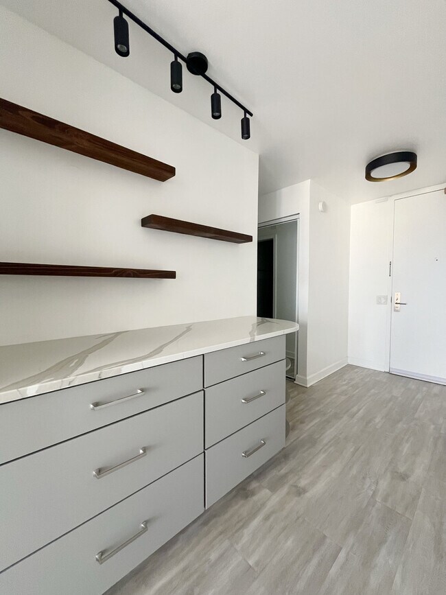 Photo - 4343 N Clarendon Ave Unit 2418