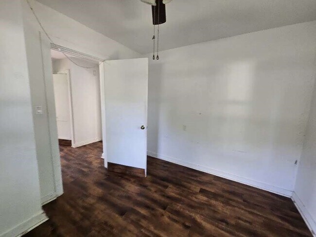 200 S Magnolia St