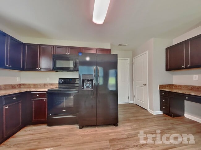 Photo - 507 Menlo Pk Rd