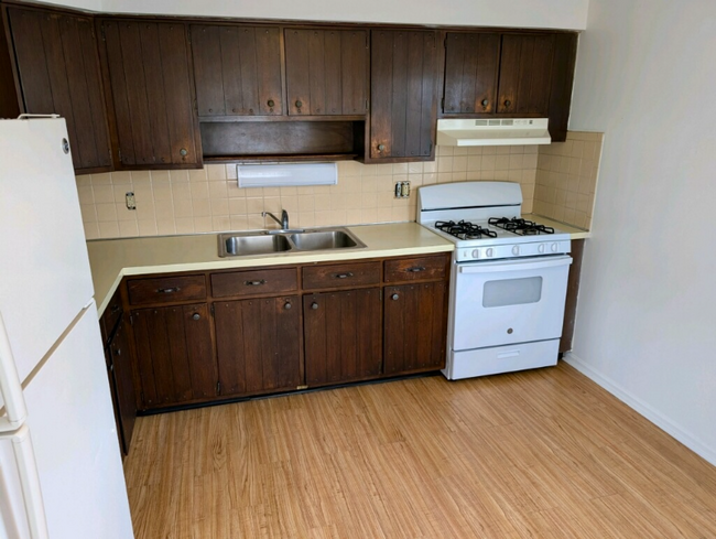 Photo - 638-654-654 W Main St Apartamento Unidad 11