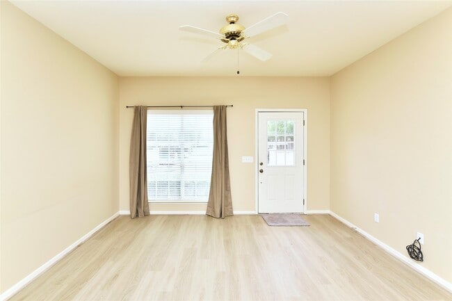 Photo - 2930 Grants Lake Blvd Unidad 2704