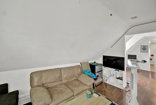 2026 Maple Ave Unit House (Available Sept 2027)