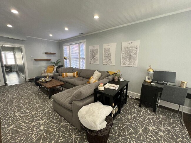 Photo - 3327 N Hamilton Ave Unit 2F