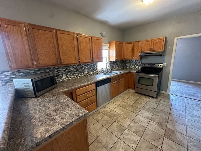 Photo - Updated 3-bed 1-bath upper home in Sunnyside with clean finishes and a fresh contemporary feel!