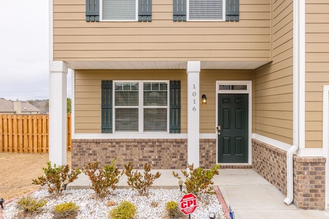 Photo - 1016 Sherwood Ln