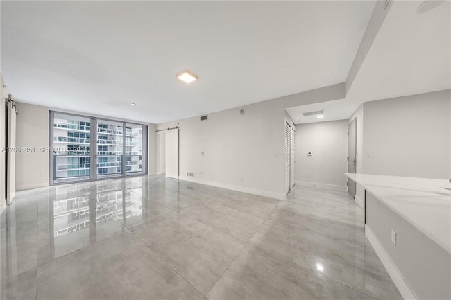 Building Photo - 488 NE 18th St Unit 2109