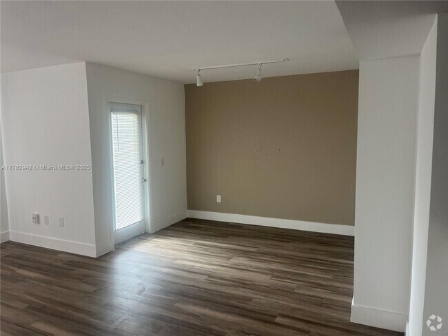 Building Photo - 4361 W McNab Rd Unit 11 Rental
