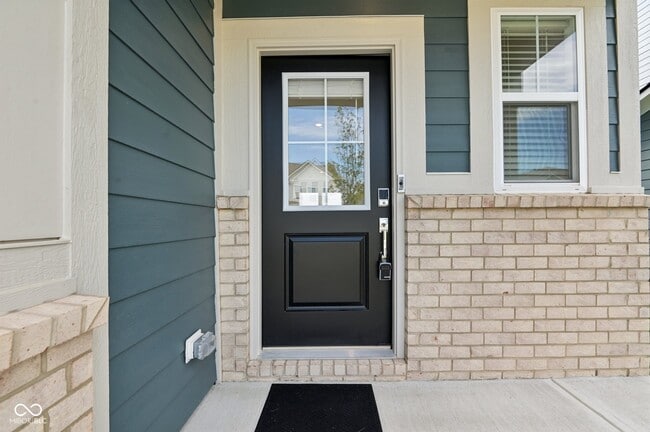 Photo - 16924 Sandhurst Pl