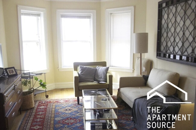 Building Photo - 3709 N Hoyne Ave Rental