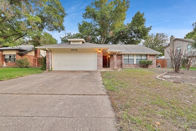 Building Photo - 2118 Churchill Downs Dr