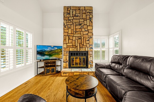 Photo - 108 Cobblestone Dr