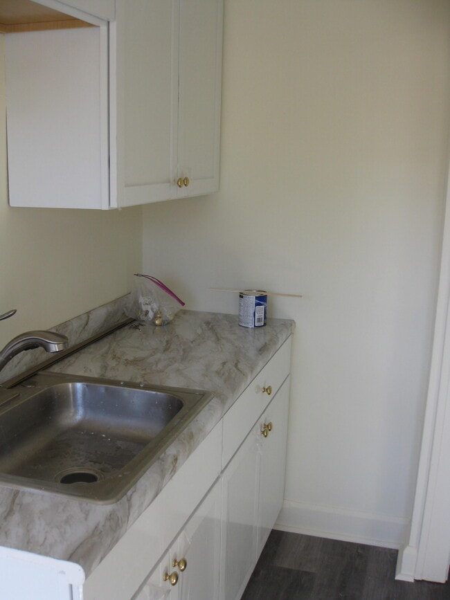 Building Photo - 369 Front St Unit Townhouse