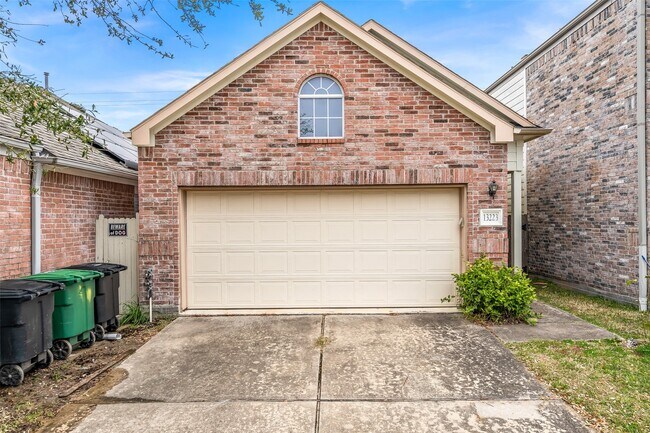 Photo - 13223 Southpoint Ln
