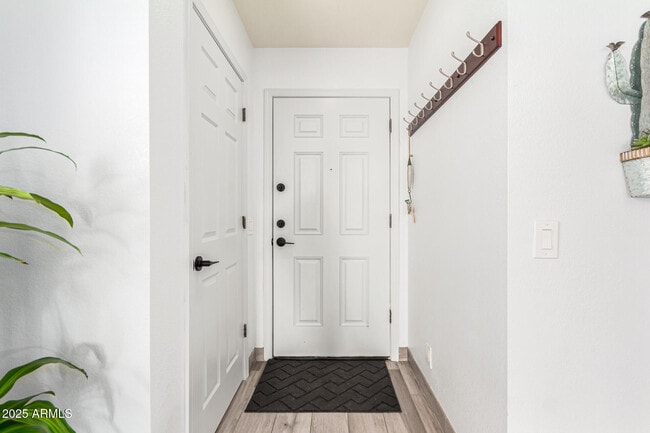 Photo - 8700 E Mountain View Rd Unidad 1014