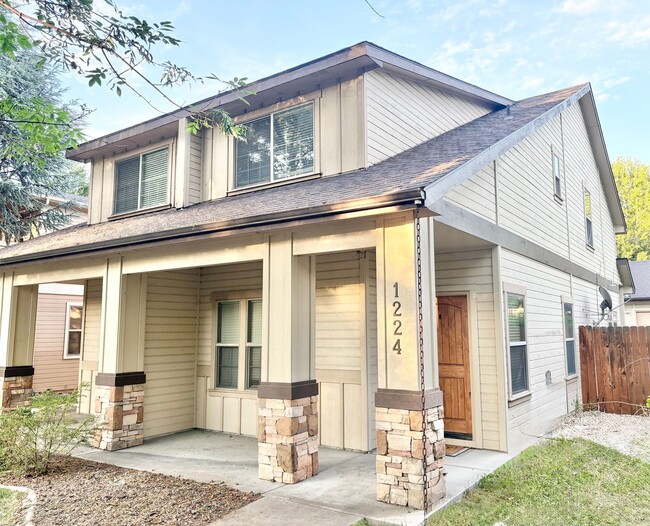 Building Photo - Coming Soon: 3BR/2Baths Steps from BSU, the Greenbelt, and Downtown!