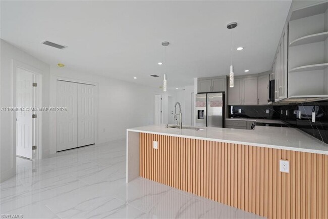 Photo - 5014 28th St SW Unit 0