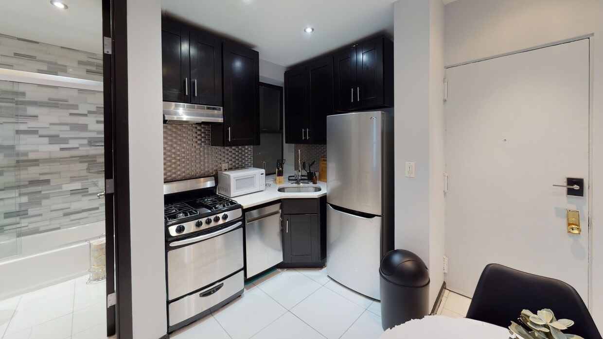 Photo - Private bedroom in 4 bed/1 bath Home
