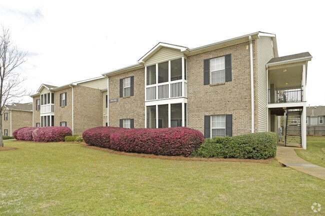 Prattville at Highland Lakes Apartments For Rent in